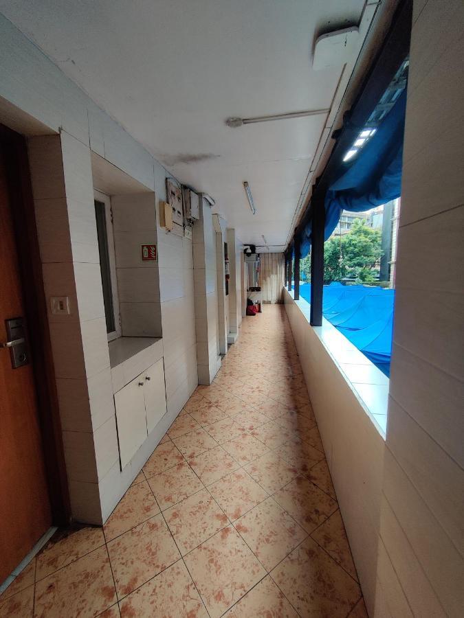 Capital Hotel Mumbai Exterior foto