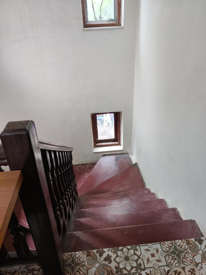 Capital Hotel Mumbai Exterior foto
